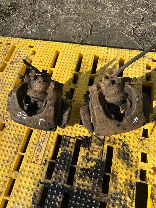 Land rover range rover velar l560 2.0d суппорт тормозной передни