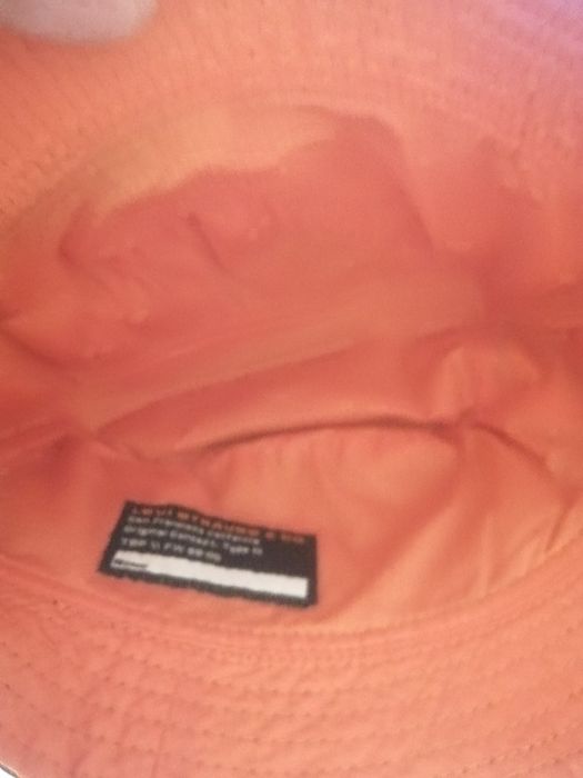 Vendo chapéu original da Levi's (portes incluídos)