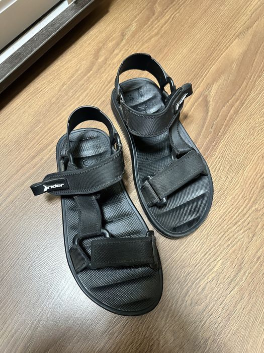 Продам мужскую обувь