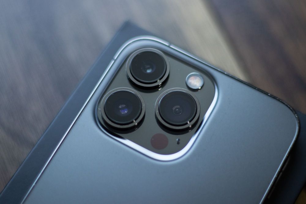 iPhone 13 Pro - 128 GB - Cinza Graphite c/ acessórios