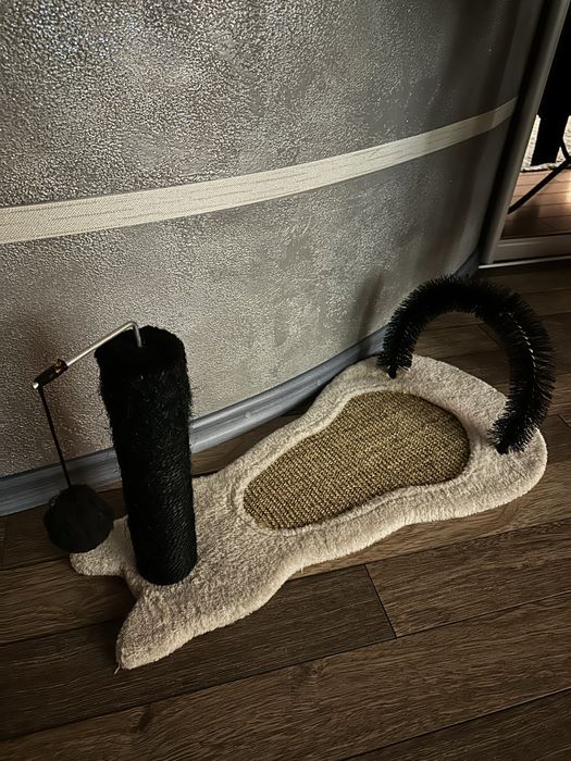 Дряпка для кота з щіткою