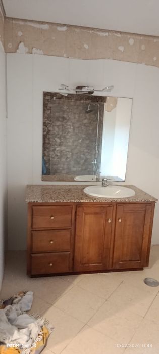 Vendo bancada de casa de banho