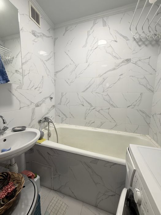 Продам 2-кім кв по вул. Ревуцького 19/1