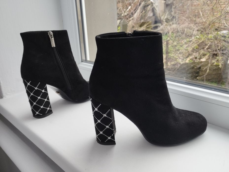 Взуття жіноче демі 39 розмір