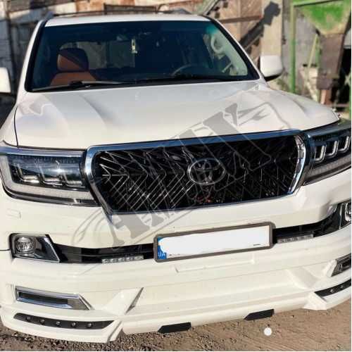 Решетка радиатора Toyota Land Cruiser 200 (2012-2015) стиль TRD