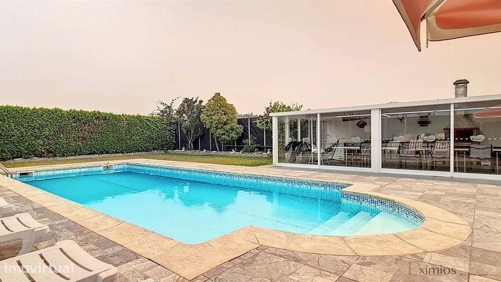 Prédio misto, em propriedade horizontal, em Rio Mau