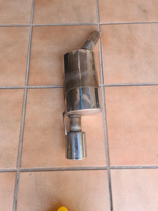 Panela de escape traseira desportiva em inox