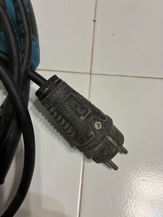 Martelo SDS 240v topo MAKITA hr2631f novo a estrear custa  €285 N/loja