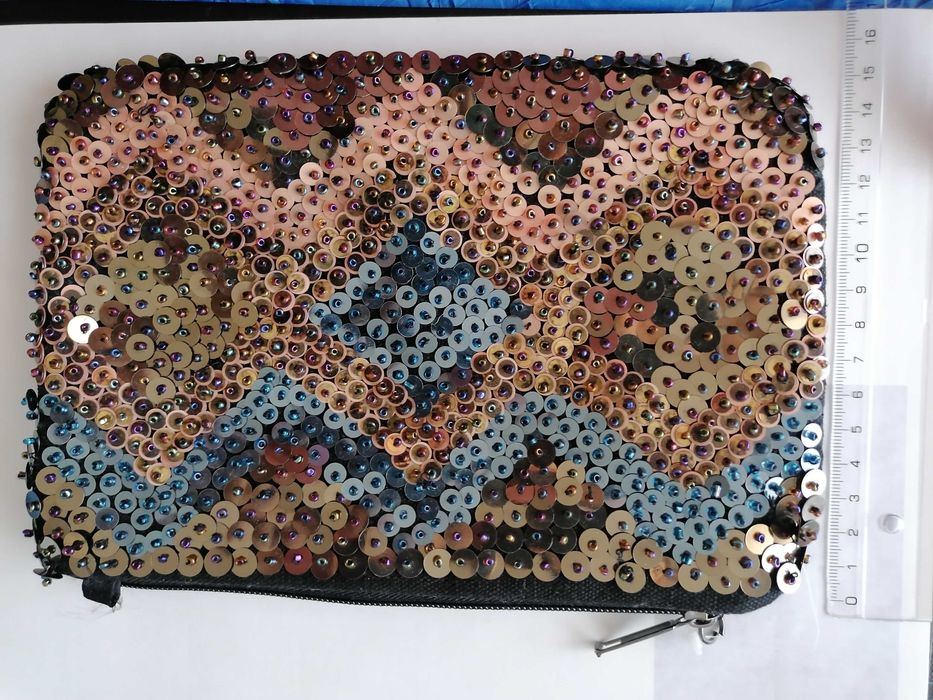 Bolsa/mala de mao/pochete com lantejoulas NOVA