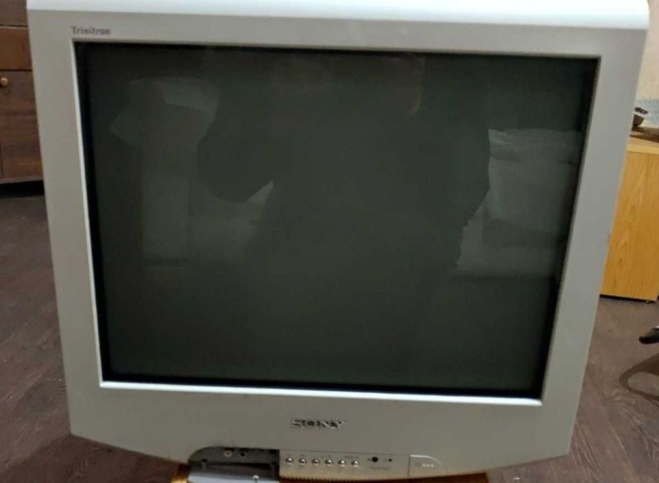 Відеомагнітофон Grundig і підсилювач