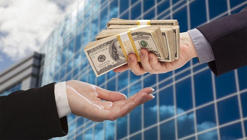 Кредит під заставу автомобіля з правом користування.

Гроші під застав