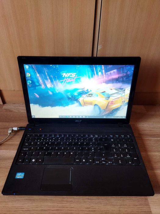 Portátil i3 Acer Aspire 5742