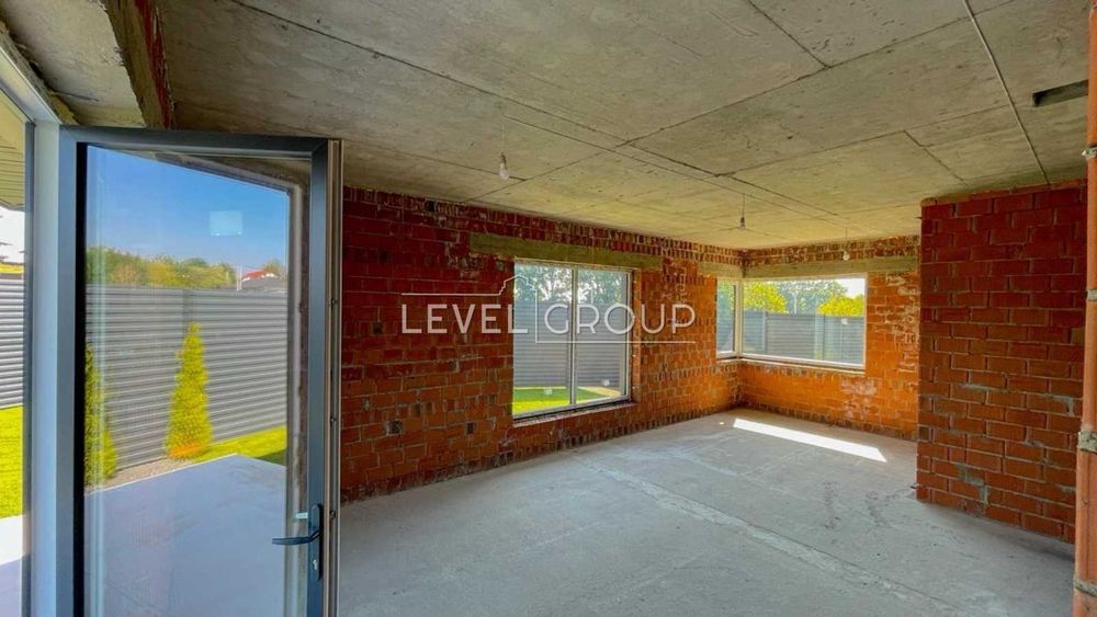 Продаж двоповерхового будинку в с. Іванковичі Київська область