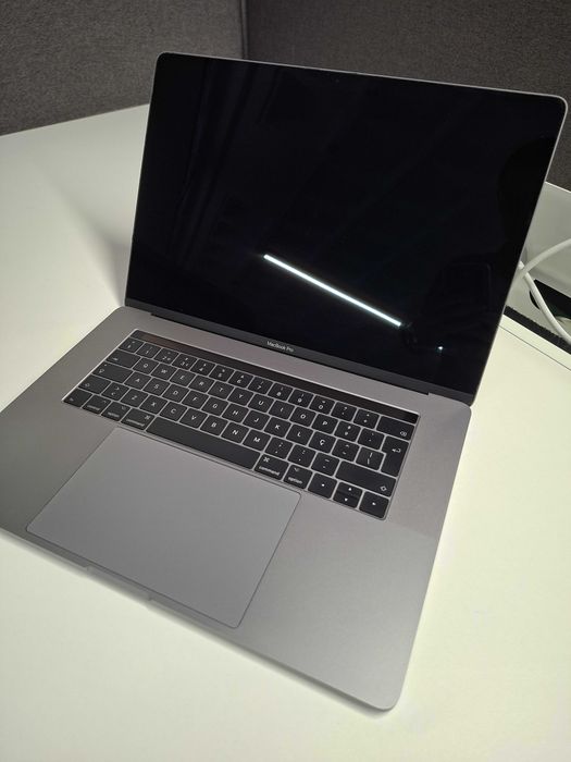 MacBook Pro 15" — i7 | 16GB RAM |  Excelente relação qualidade/preço