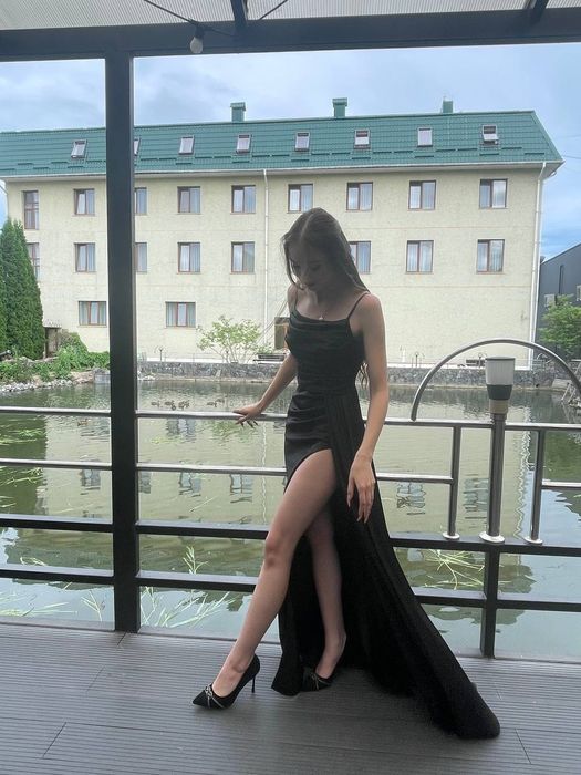 Плаття випускне-вечірнє