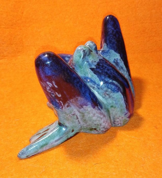 Estatueta de Sapo em Cerâmica