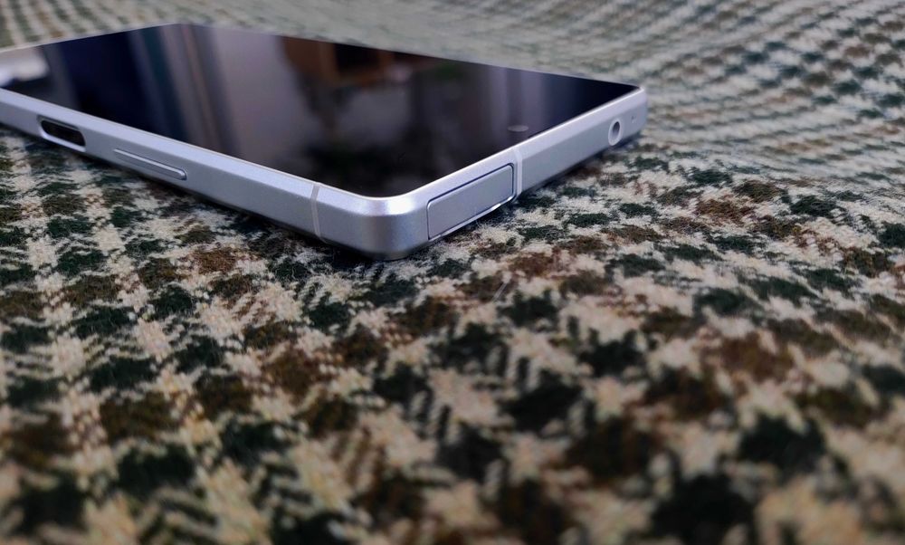 Sharp Aquos R8. Японское качество. MIL-STD-810G и IP68 2sim\256gb\6.4"