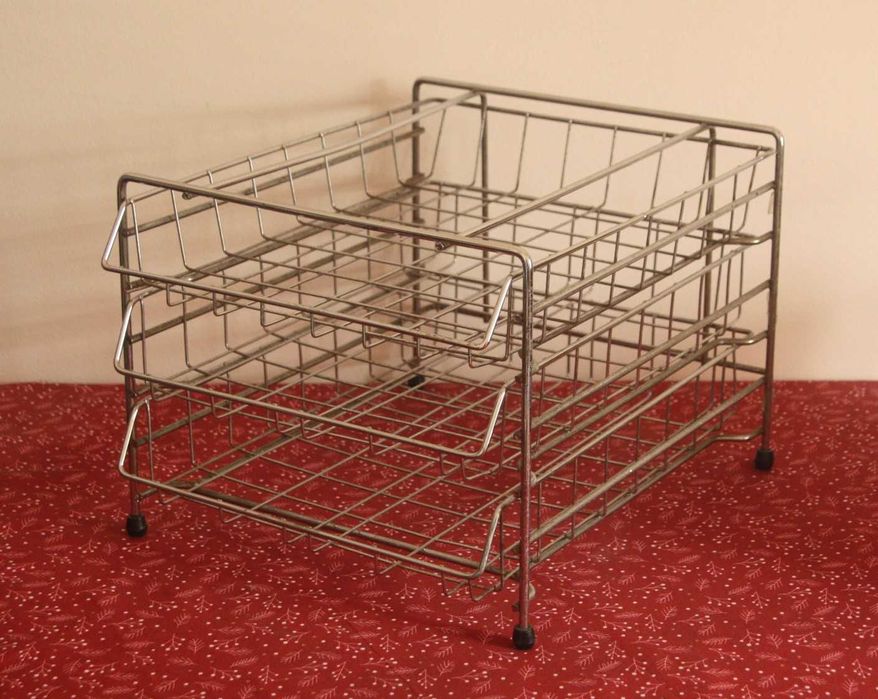 Tabuleiro metálico de secretária