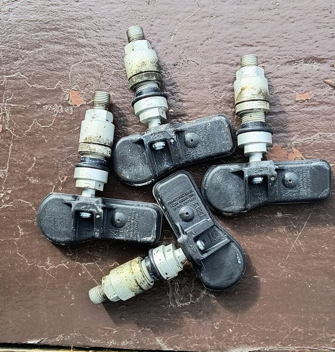 Uniwersalne czujniki ciśnienia opon tpms komplet alcar schrader