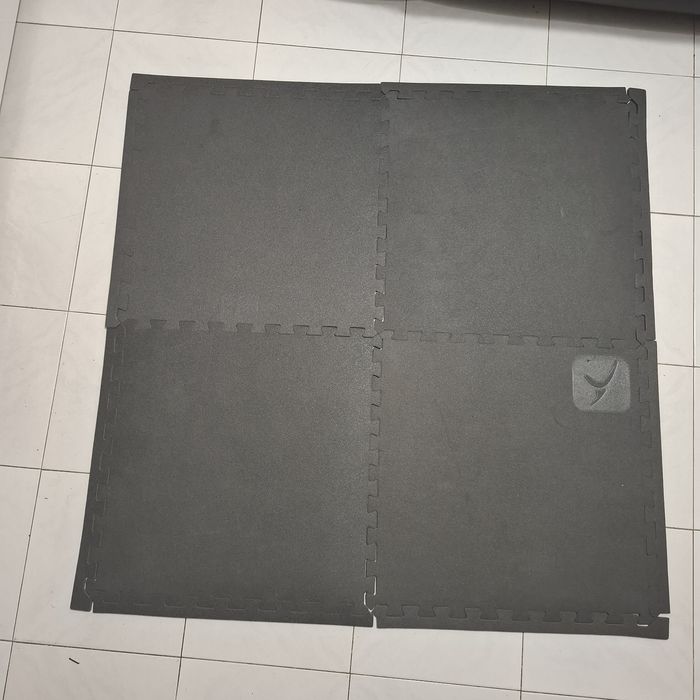Tapete puzzle em ótimo estado treino musculação