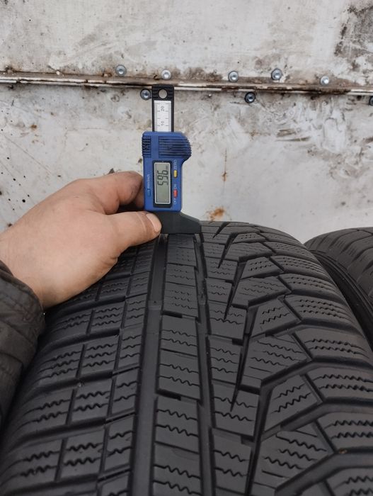 215/60/17 Hankook winter icept Evo 2
