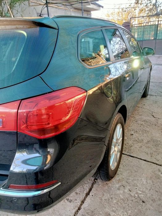 Продам Опель Astral j Sport Turer 1.7 cdti