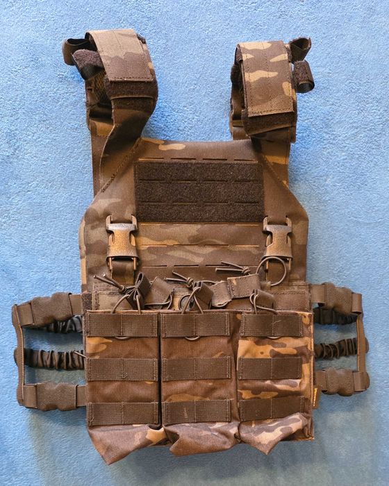 Assault Plate Carrier + ładownica na mag. + pas