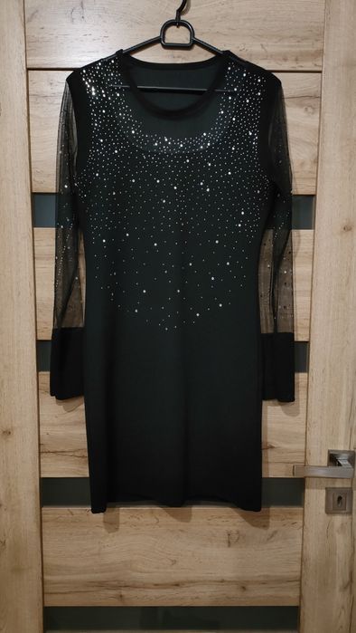 Czarna sukienka z kryształkami