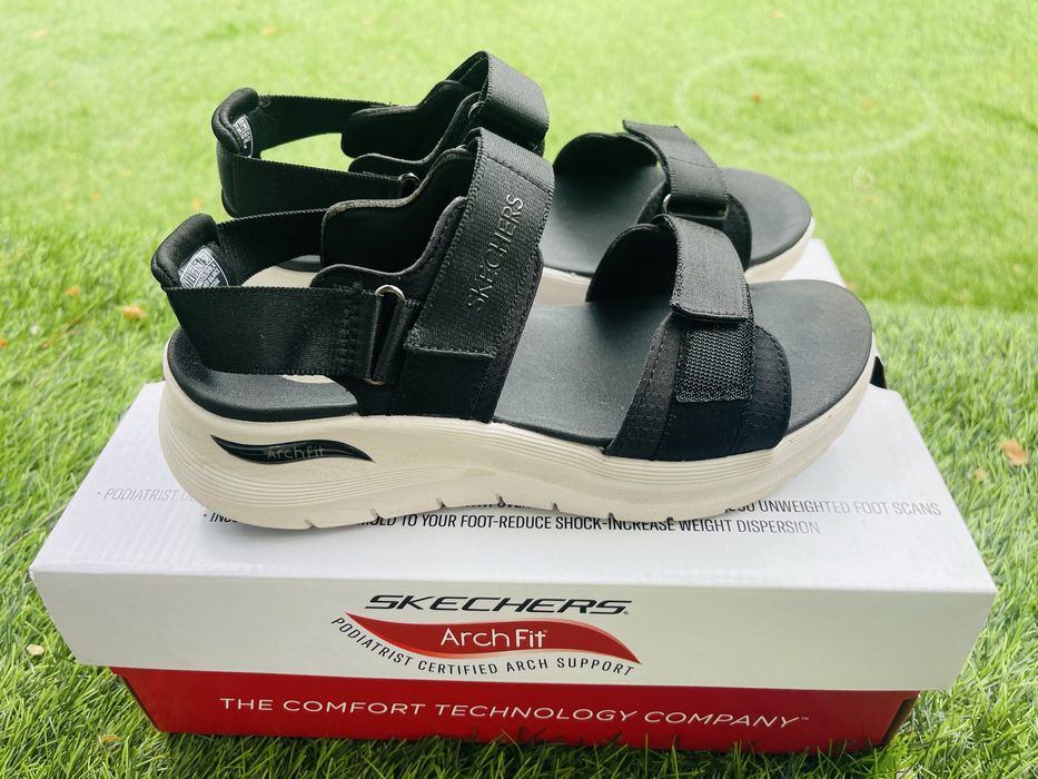 Босоніжки/сандалі Skechers 37