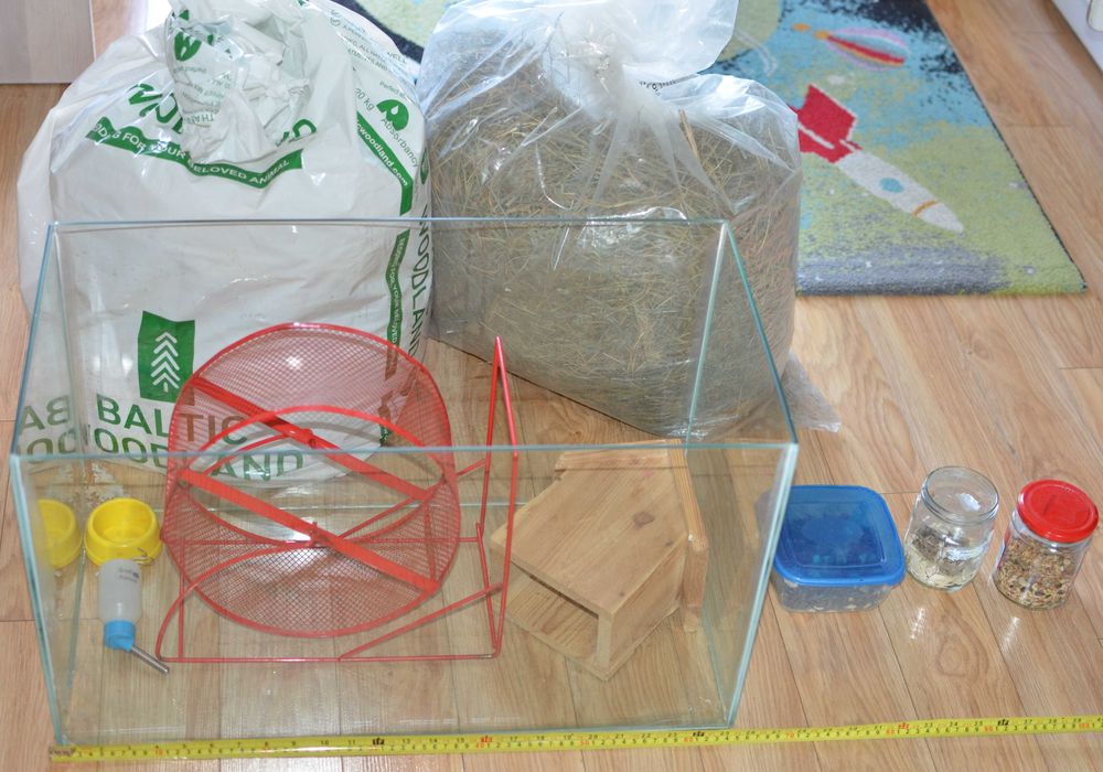 Akwarium 80l dla chomika + kołowrotek + domek, pokrywa ,trociny ,siano