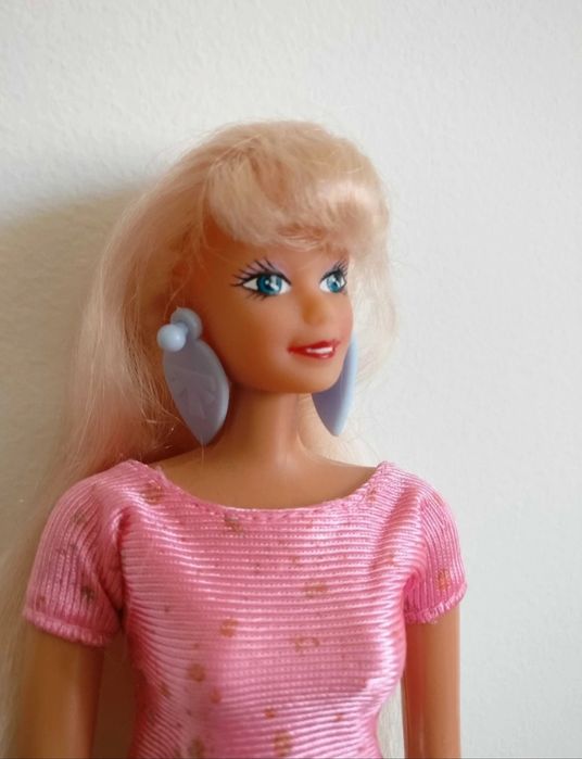 Conjunto Bonecas: Fashionista + Barbie Princesa – Roupas e acessórios