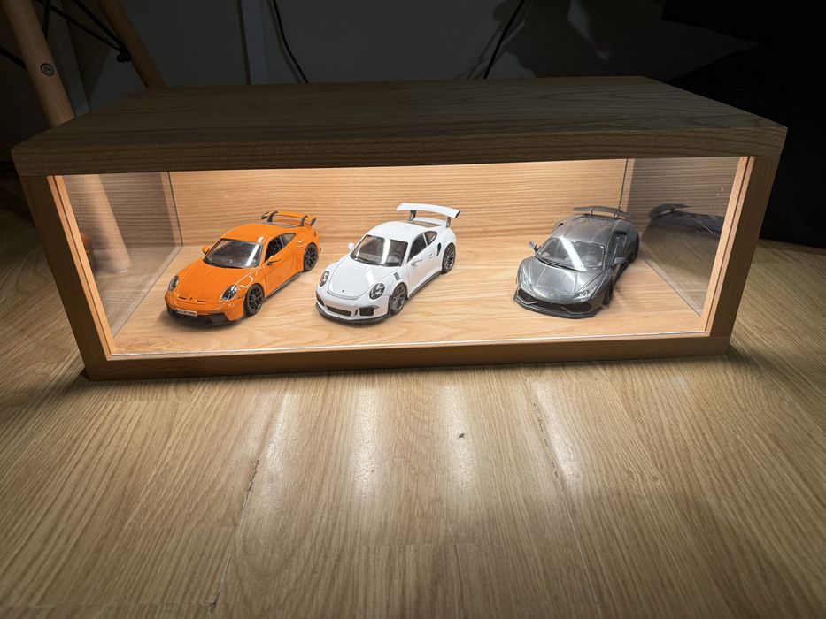 Gablota na modele, samochody itp podświetlenie LED