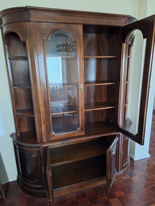 Armário/Cristaleira de Madeira