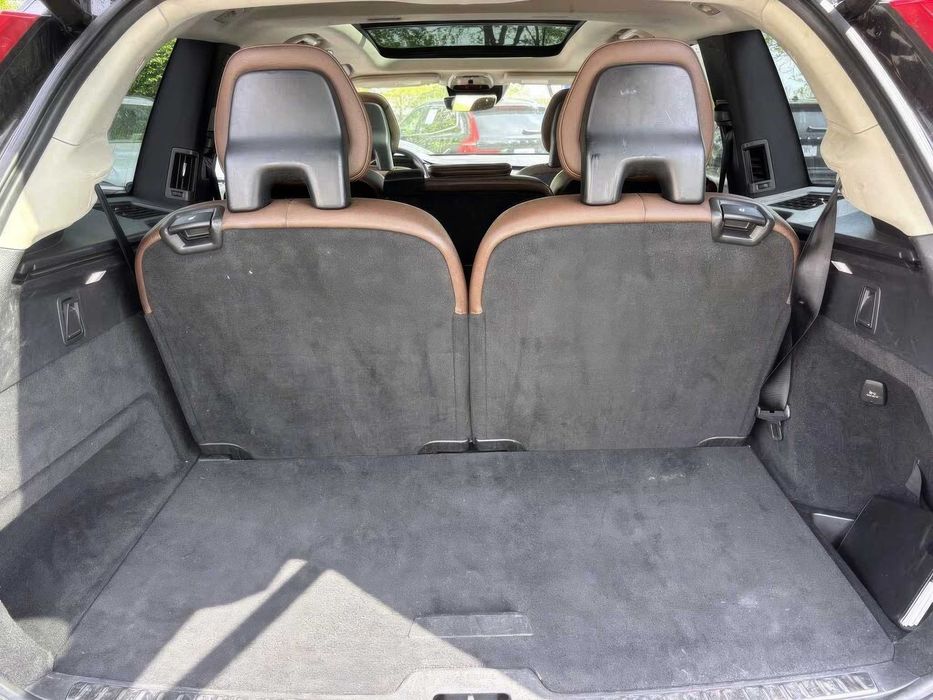 Volvo XC90      2021