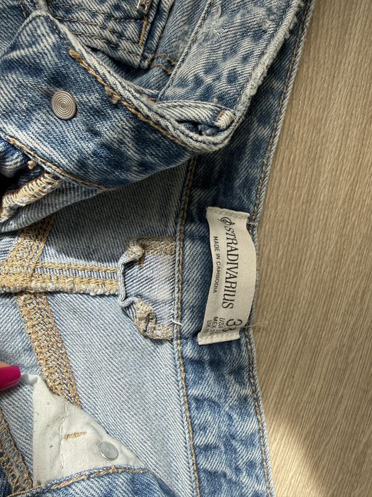 Жіночі шорти stradivarius