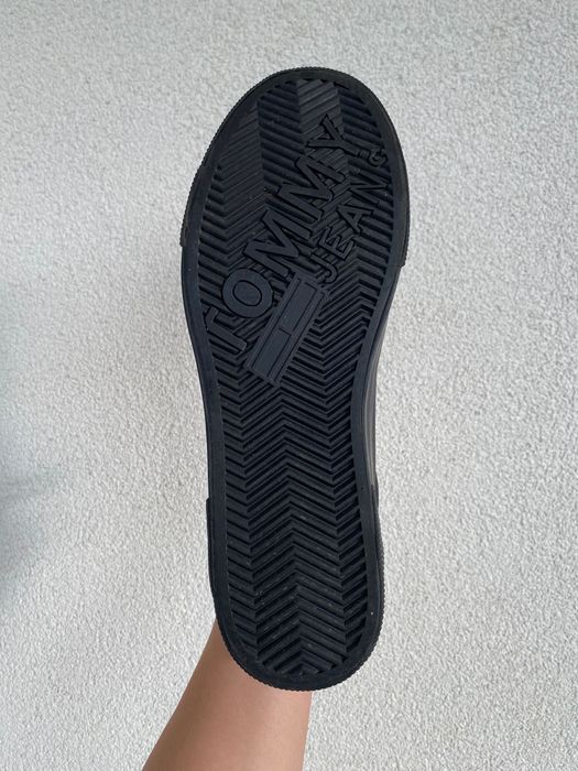 Sneakersy tenisówki trampki czarne skórzane Tommy Jeans