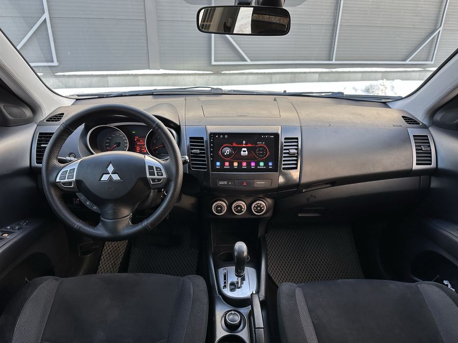 Mitsubishi Outlander XL 2008. Газ/Бензин 2.4