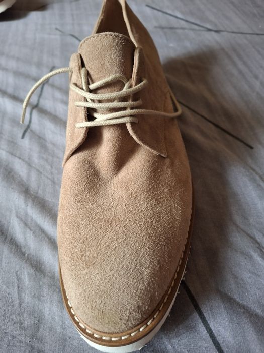 Жіноче взуття. Натуральний замш