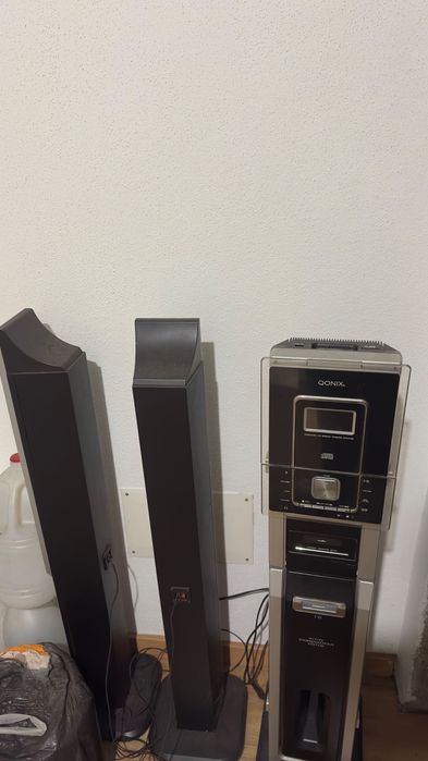 QONIX mini hi-fi/vertical CD system com duas colunas