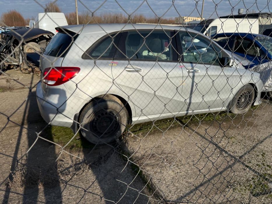 Продається Mercedes-Benz B180 CDI, 2015 року випуску після аварії