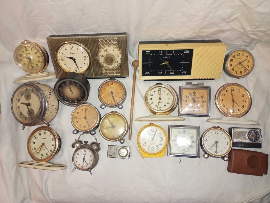 Часы будильник механические настольные советские ссср на запчасти