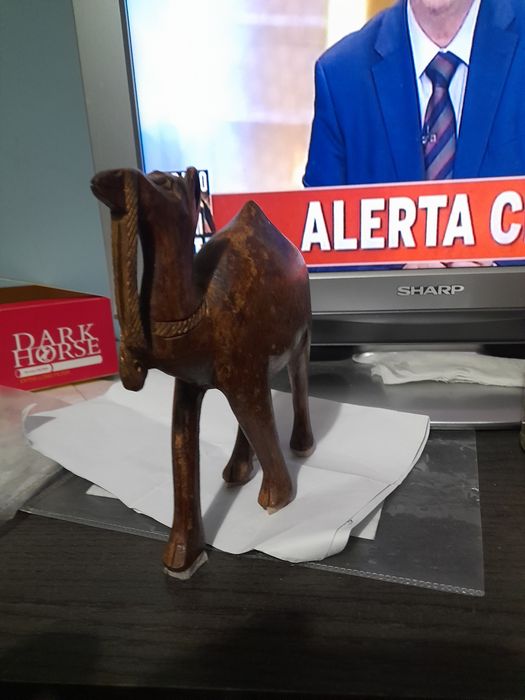 Peça decorativa em madeira