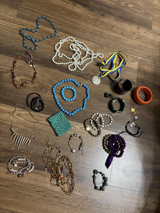 Прикраси, біжутерія, обручки, сережки, намисто, аксесуари, браслети