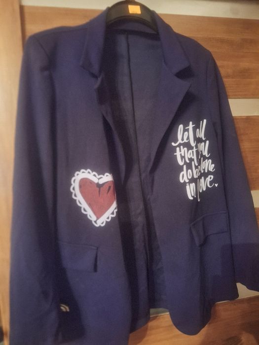 Płaszczyk damaki rozm.M czarny,stan bardzo dobry.