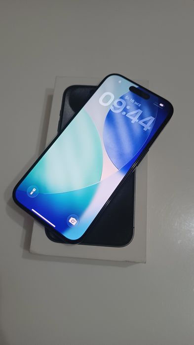 iPhone 15 Pro czarny 128gb 84% kondycji baterii stan idealny / Cena do negocjacji / Zestaw etui, szkło ochronne, kabel i pudełko