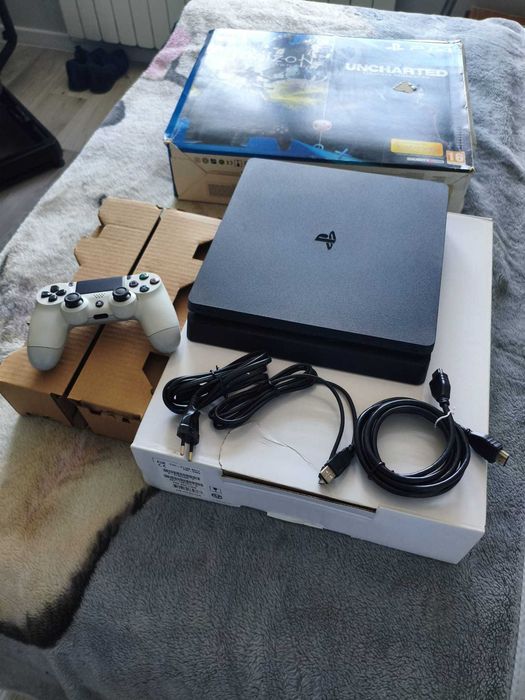 Konsola Playstation 4 PS4, 1TB, Używana