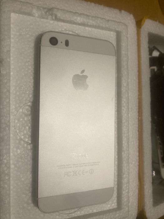 Айфон 5s, корпус ідеал.