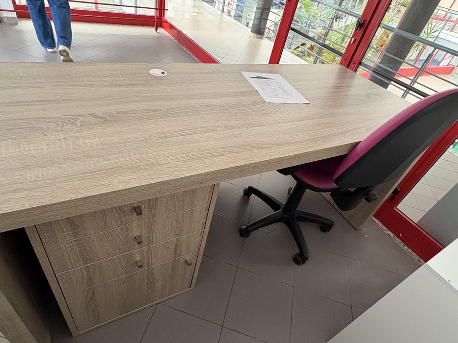 Conjunto Secretária + móvel de arrumação madeira robusta (não é IKEA)