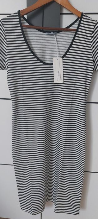 Sukienka  bawełniana r.s/m Megi  w paseczki biało-czarne nowa  z metką