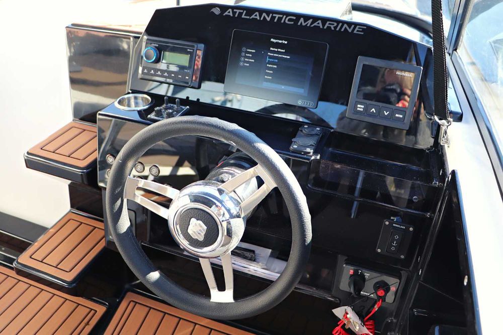 Nowa łódź motorowa Atlantic Marine 720 DC, 8 osobowa, max 300 KM